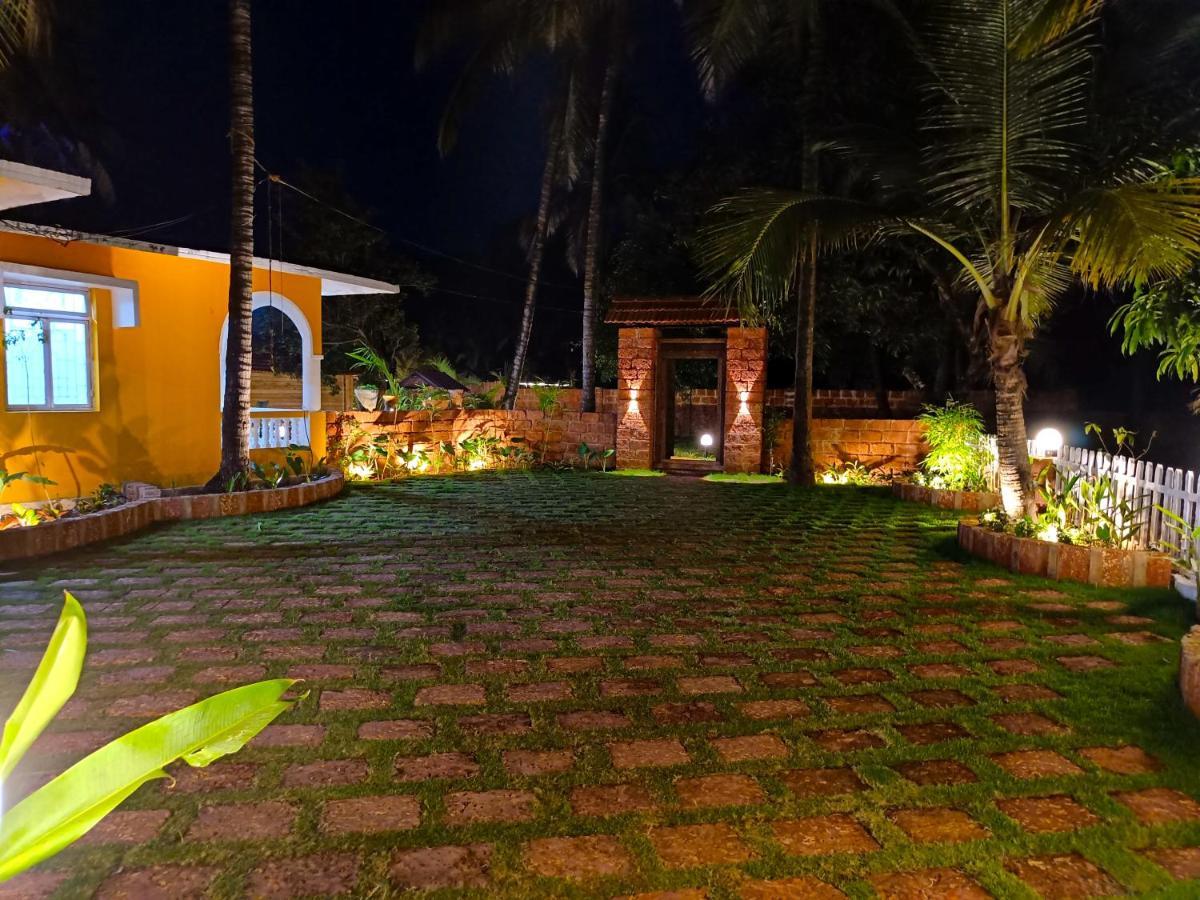 Coco Teros Resort Mandrem Ngoại thất bức ảnh