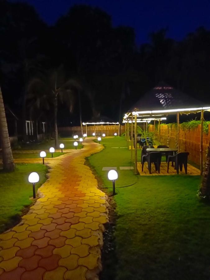 Coco Teros Resort Mandrem Ngoại thất bức ảnh