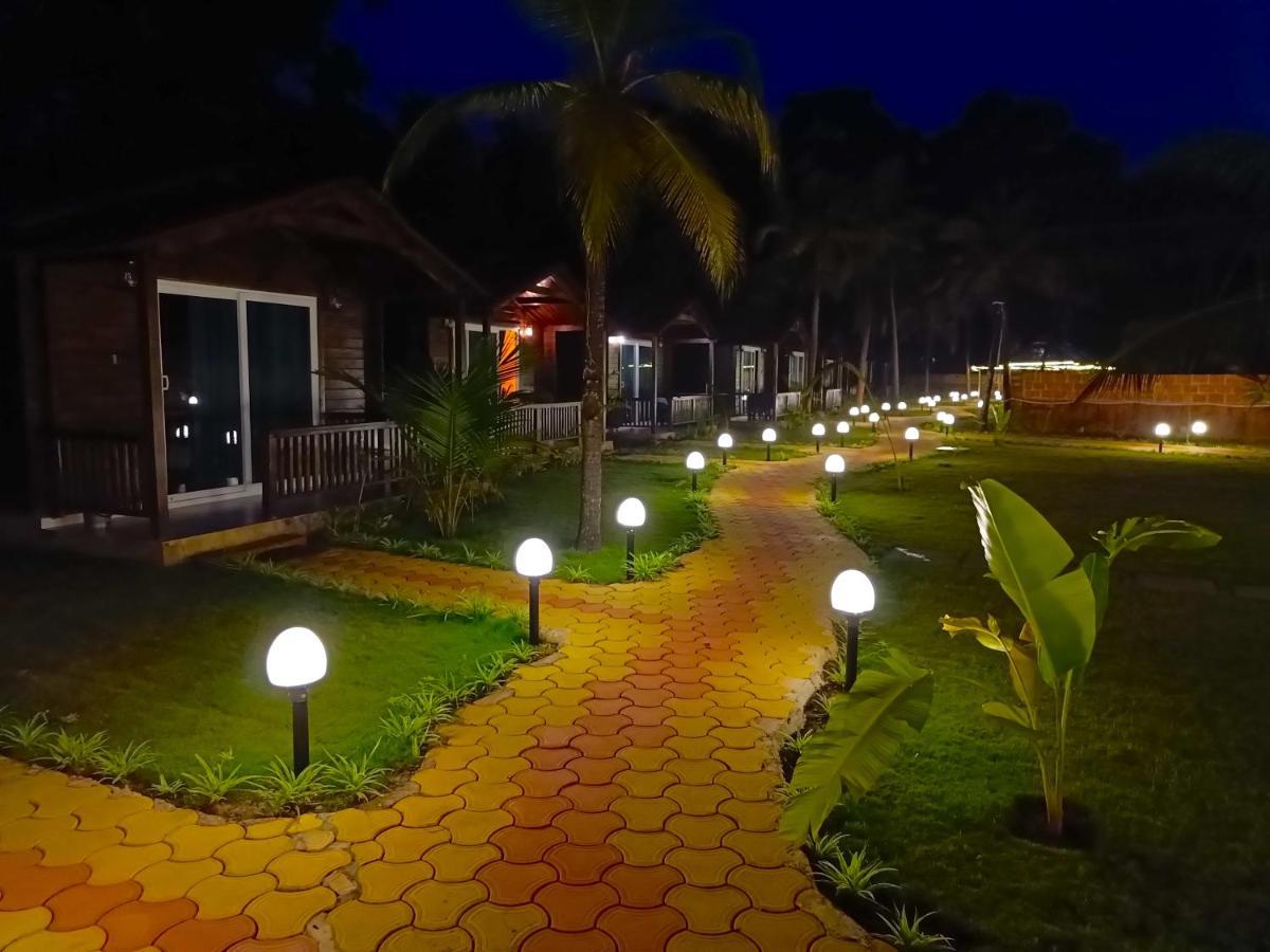 Coco Teros Resort Mandrem Ngoại thất bức ảnh