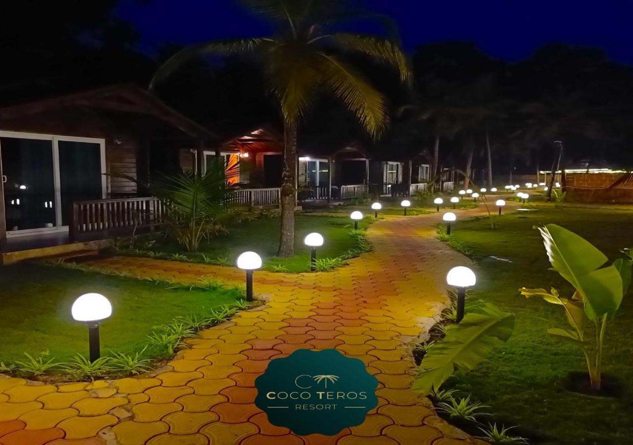 Coco Teros Resort Mandrem Ngoại thất bức ảnh