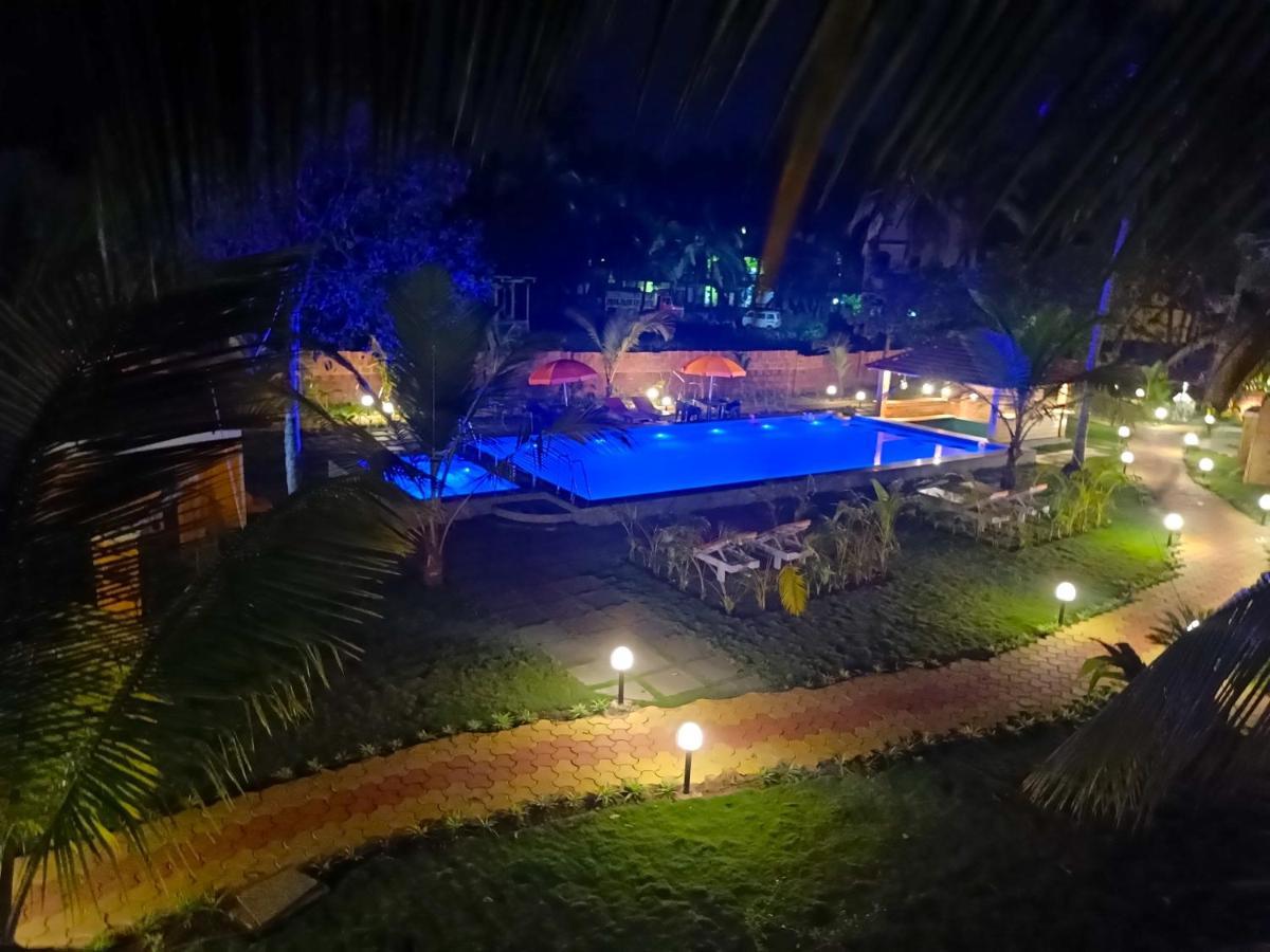 Coco Teros Resort Mandrem Ngoại thất bức ảnh