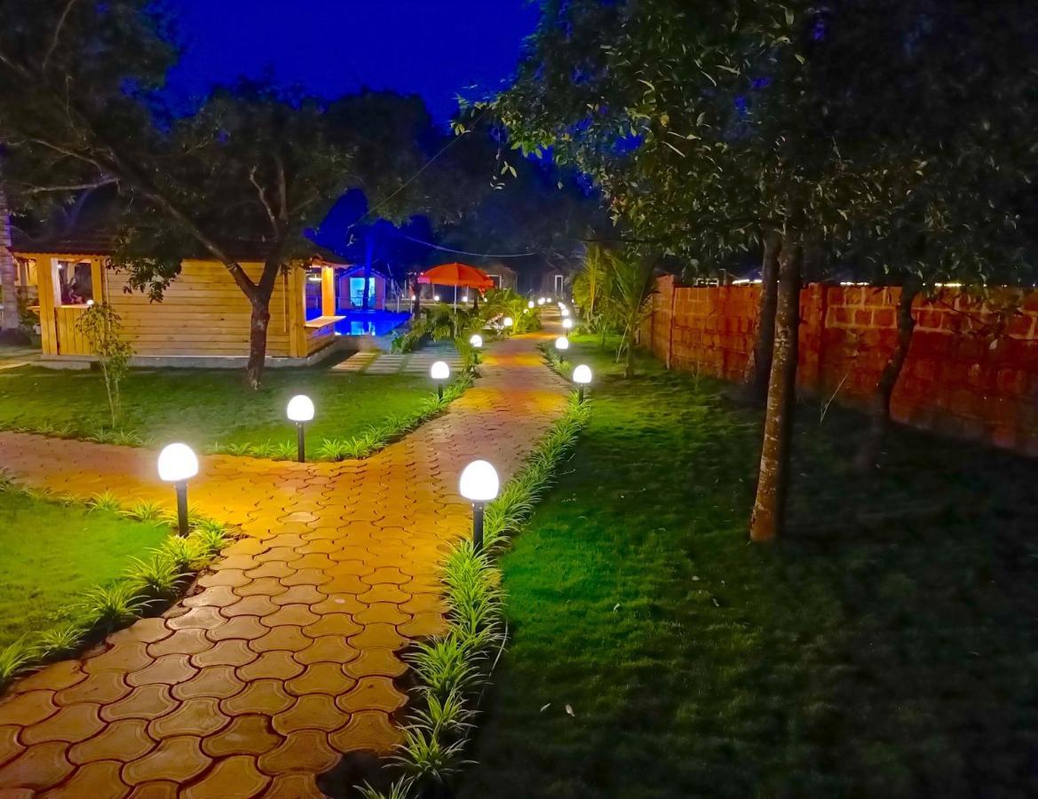 Coco Teros Resort Mandrem Ngoại thất bức ảnh