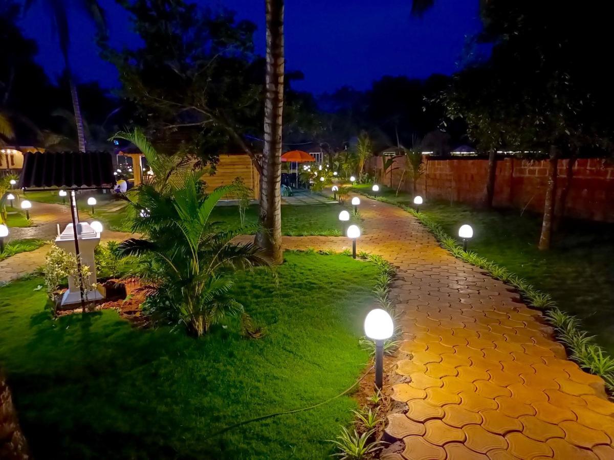 Coco Teros Resort Mandrem Ngoại thất bức ảnh