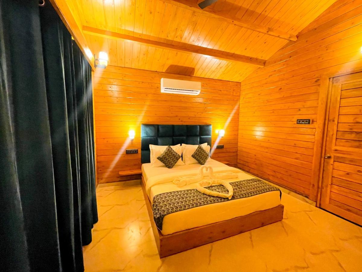 Coco Teros Resort Mandrem Ngoại thất bức ảnh