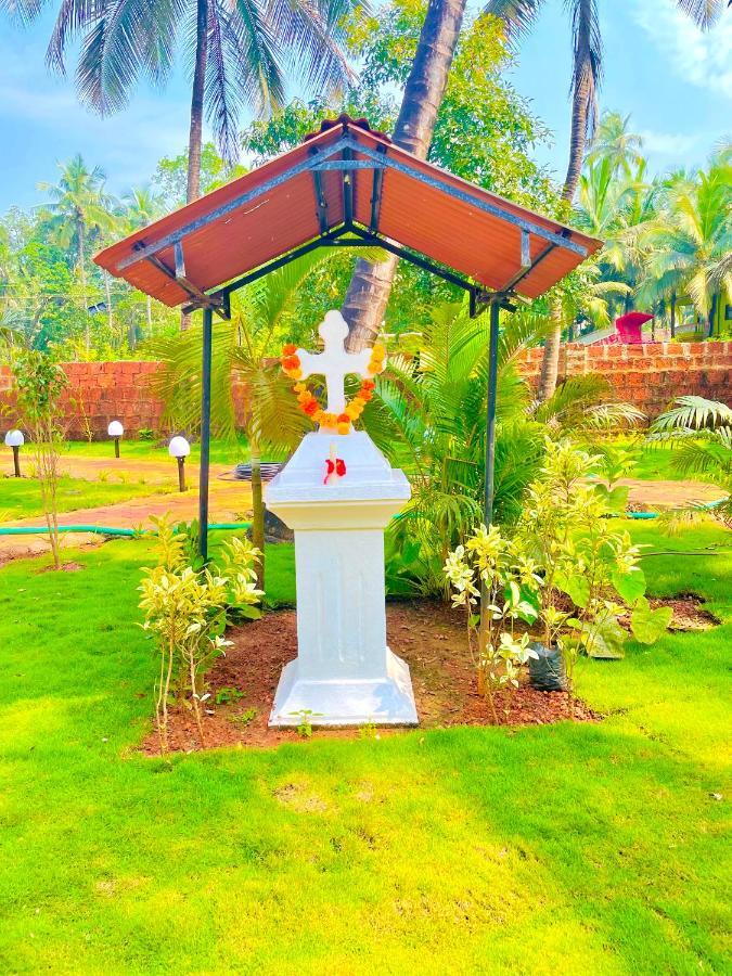 Coco Teros Resort Mandrem Ngoại thất bức ảnh