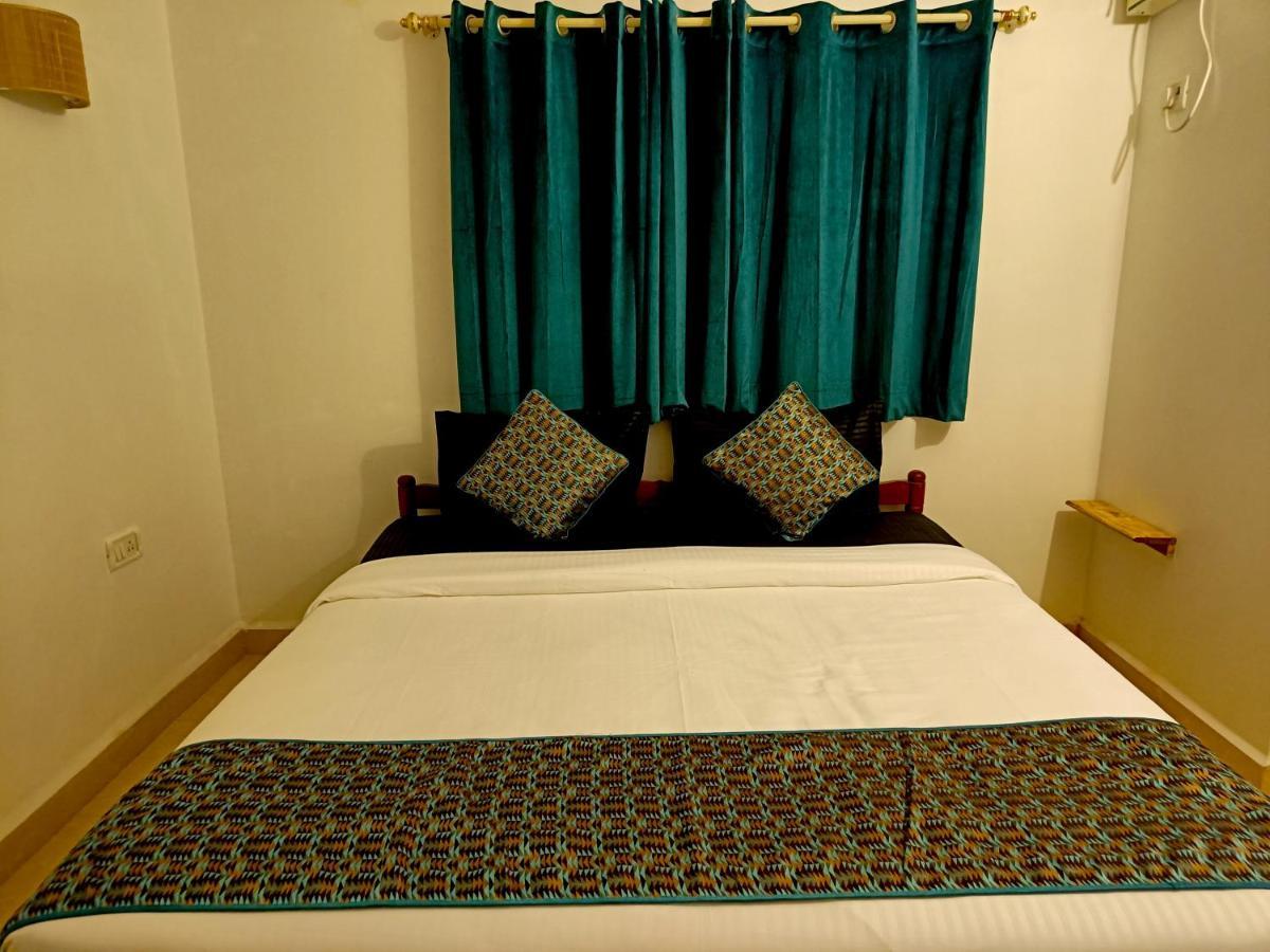 Coco Teros Resort Mandrem Ngoại thất bức ảnh