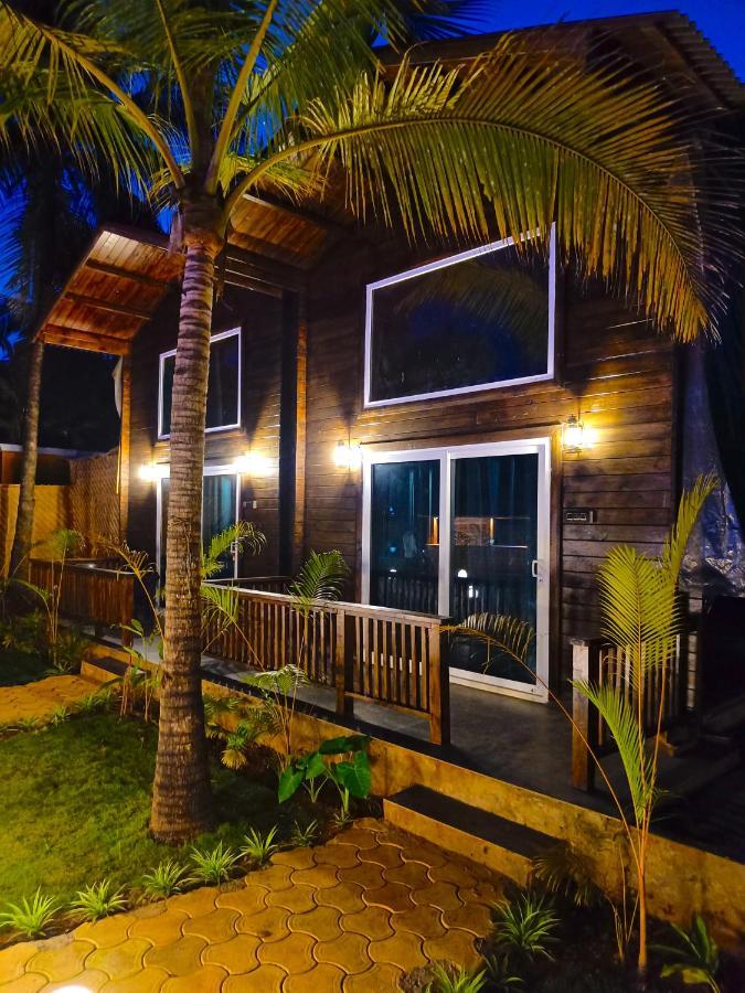 Coco Teros Resort Mandrem Ngoại thất bức ảnh