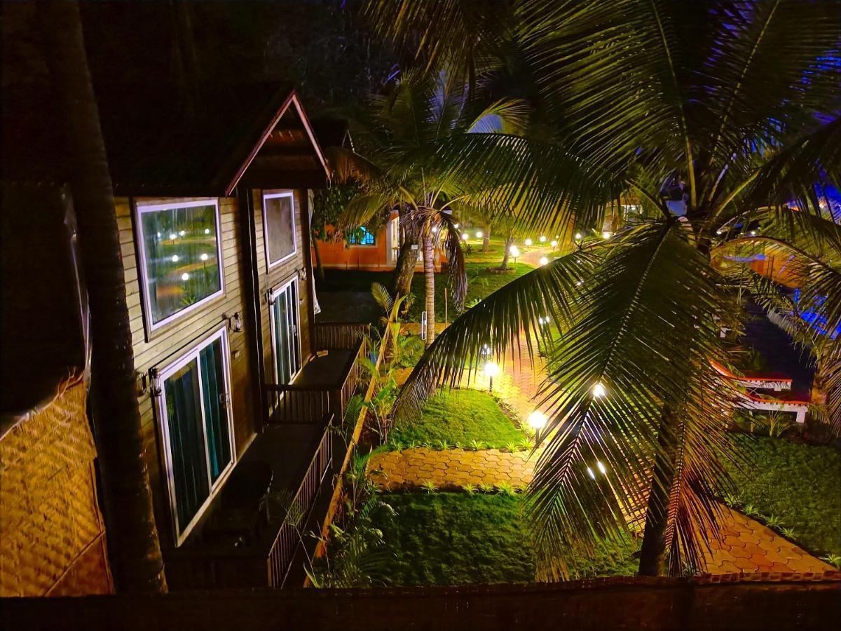 Coco Teros Resort Mandrem Ngoại thất bức ảnh