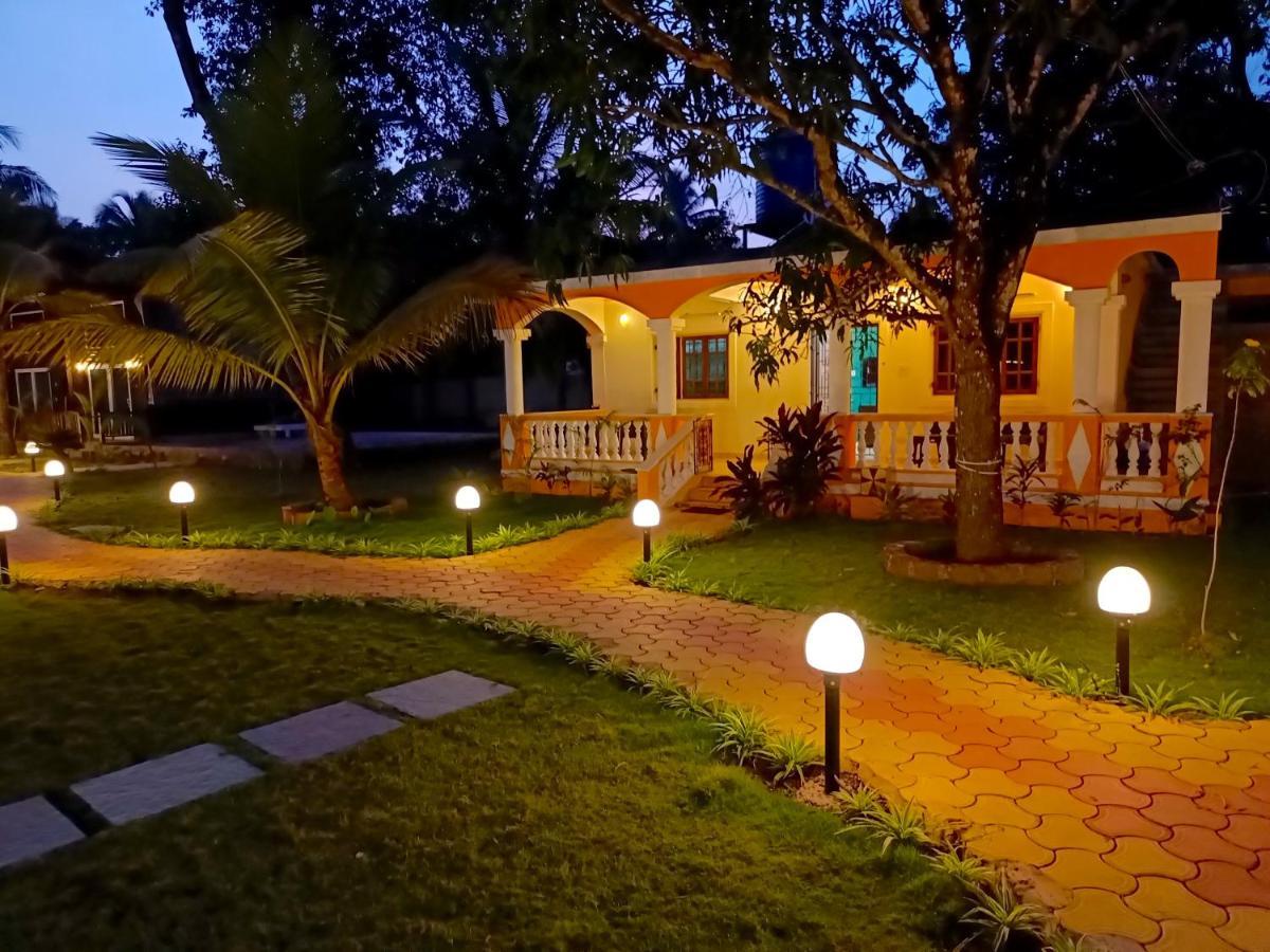 Coco Teros Resort Mandrem Ngoại thất bức ảnh